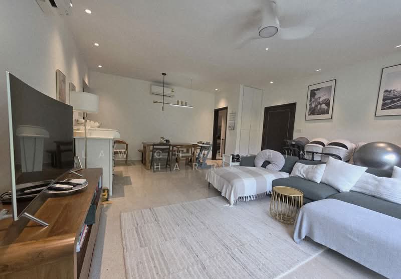 Gilstead 38, 38 Gilstead Road, 3 Bedrooms, 1,302 sqft, Condominium For Rent, by Law Chwee Hin Harry, 500113402 - Living Room - PropertyGuru.com.sg
