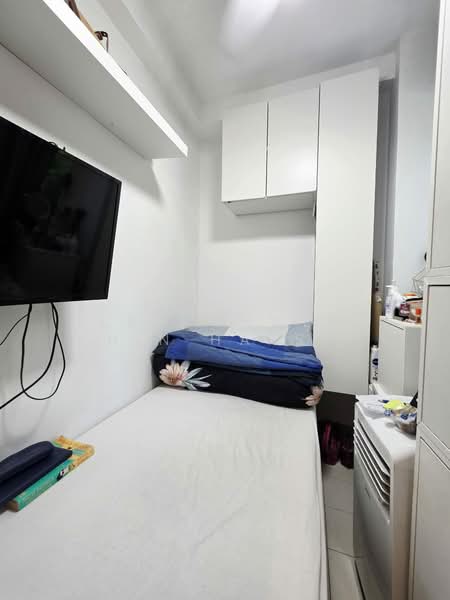 Gilstead 38, 38 Gilstead Road, 3 Bedrooms, 1,302 sqft, Condominium For Rent, by Law Chwee Hin Harry, 500113402 - Helper's Room - PropertyGuru.com.sg
