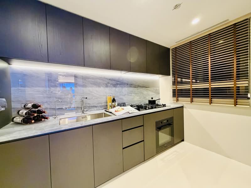 Vela Bay, 1 Bayshore Walk, 5 Bedrooms, 1,582 sqft, Condominium For Sale, by Tracy Teo, 500113404 - Kitchen - PropertyGuru.com.sg