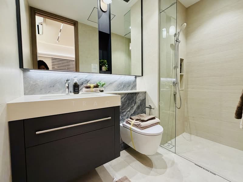 Vela Bay, 1 Bayshore Walk, 5 Bedrooms, 1,582 sqft, Condominium For Sale, by Tracy Teo, 500113404 - Bathroom - PropertyGuru.com.sg