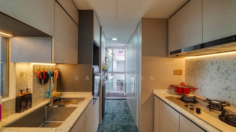 The Quartz, 51 Compassvale Bow, 3 Bedrooms, 1,335 sqft, Condominium For Sale, by Sam Chin, 500113407 - Kitchen - PropertyGuru.com.sg