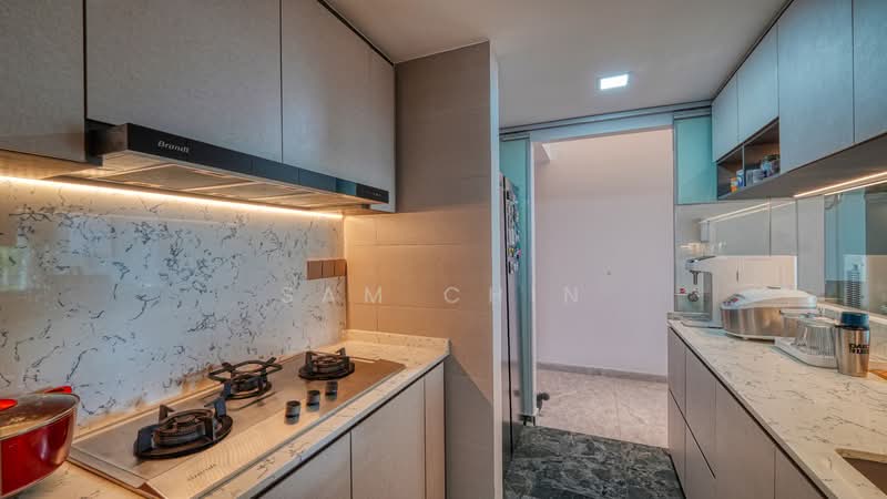The Quartz, 51 Compassvale Bow, 3 Bedrooms, 1,335 sqft, Condominium For Sale, by Sam Chin, 500113407 - Kitchen - PropertyGuru.com.sg