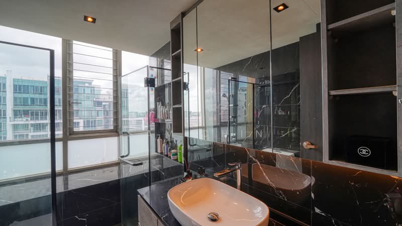 The Quartz, 51 Compassvale Bow, 3 Bedrooms, 1,335 sqft, Condominium For Sale, by Sam Chin, 500113407 - Bathroom - PropertyGuru.com.sg
