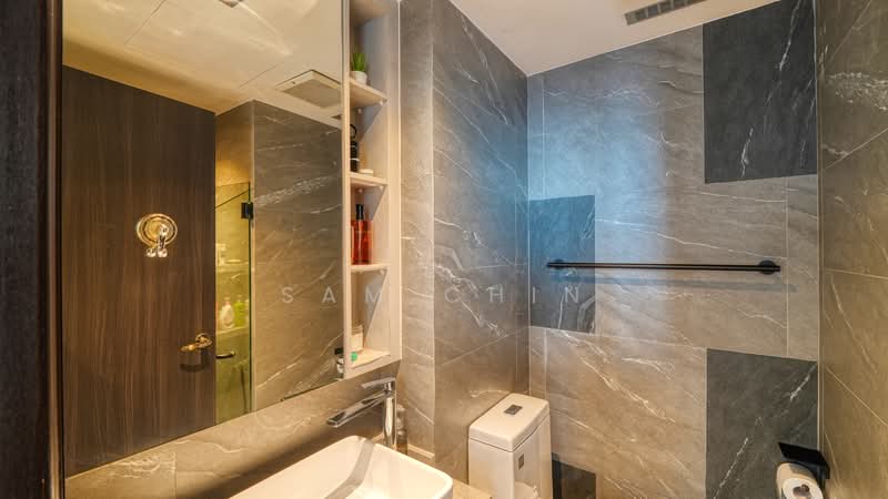 The Quartz, 51 Compassvale Bow, 3 Bedrooms, 1,335 sqft, Condominium For Sale, by Sam Chin, 500113407 - Bathroom - PropertyGuru.com.sg