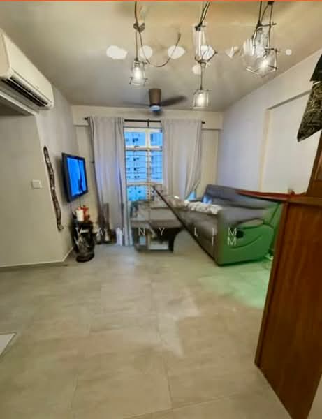 327A Sumang Walk, 327A Sumang Walk, 2 Bedrooms, 732 sqft, HDB Flat For Sale, by Vanny Lim, 500113412 - Living Room - PropertyGuru.com.sg