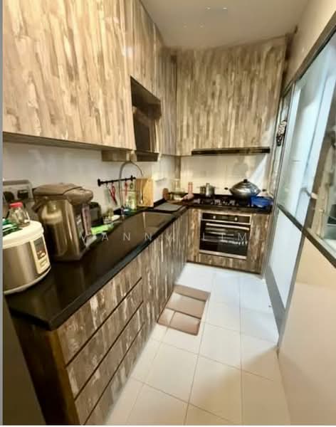 327A Sumang Walk, 327A Sumang Walk, 2 Bedrooms, 732 sqft, HDB Flat For Sale, by Vanny Lim, 500113412 - Kitchen - PropertyGuru.com.sg