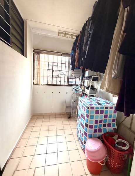 607 Woodlands Ring Road, 607 Woodlands Ring Road, 3 Bedrooms, 1,068 sqft, HDB Flat For Sale, by Azmi Talib, 500113416 - Balcony - PropertyGuru.com.sg