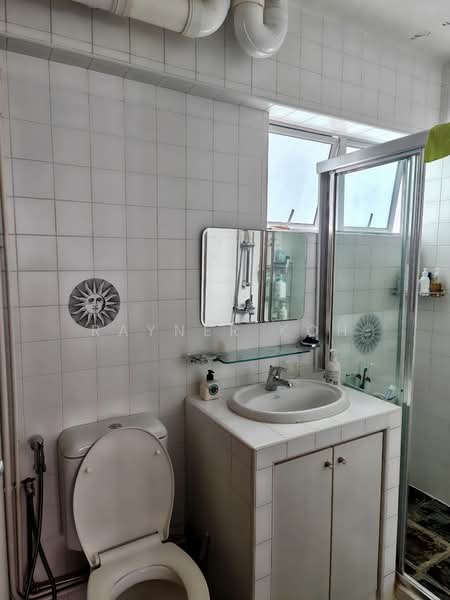 134 Bishan Street 12, 134 Bishan Street 12, 4 Bedrooms, 1,625 sqft, HDB Flat For Sale, by Rayner Koh, 500113431 - Bathroom - PropertyGuru.com.sg