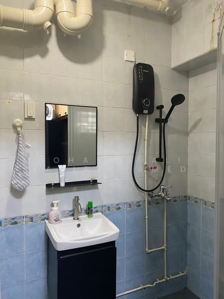 813 Jellicoe Road, 813 Jellicoe Road, 3 Bedrooms, 980 sqft, HDB Flat For Rent, by Mohamed Ali Safir Ahamed, 500113433 - Bathroom - PropertyGuru.com.sg