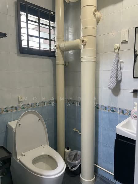 813 Jellicoe Road, 813 Jellicoe Road, 3 Bedrooms, 980 sqft, HDB Flat For Rent, by Mohamed Ali Safir Ahamed, 500113433 - Bathroom - PropertyGuru.com.sg