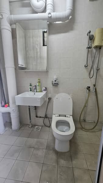 104 Whampoa Drive, 104 Whampoa Drive, 3 Bedrooms, 1,313 sqft, HDB Flat For Sale, by Patrick Chee, 500113434 - Bathroom - PropertyGuru.com.sg