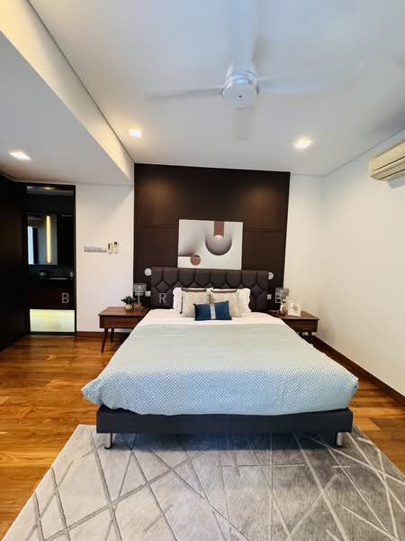 Chatsworth Road, Chatsworth Road, 6 Bedrooms, 7,222 sqft, Good Class Bungalow For Rent, by Beatrice Bay, 500113436 - Poolside Ensute Bedroom - PropertyGuru.com.sg