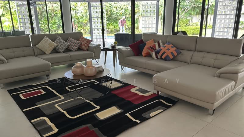 Chatsworth Road, Chatsworth Road, 6 Bedrooms, 7,222 sqft, Good Class Bungalow For Rent, by Beatrice Bay, 500113436 - Spacious Living Room - PropertyGuru.com.sg