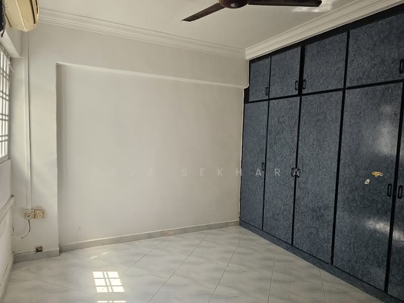 10 Gloucester Road, 10 Gloucester Road, 3 Bedrooms, 990 sqft, HDB Flat For Sale, by Raja Sekhara, 500113438 - PropertyGuru.com.sg