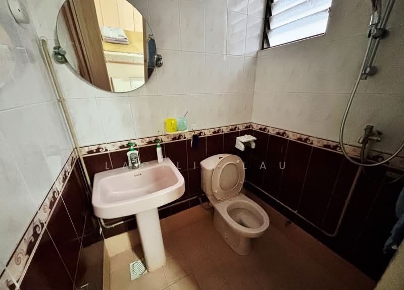 512 West Coast Drive, 512 West Coast Drive, 3 Bedrooms, 990 sqft, HDB Flat For Sale, by Lacilia Lau, 500113442 - Bathroom - PropertyGuru.com.sg