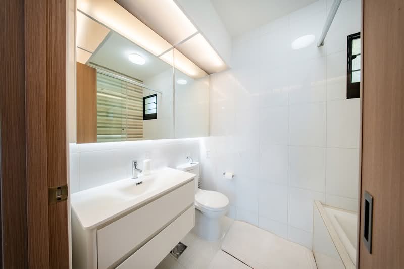 415A Northshore Drive, 415A Northshore Drive, 4 Bedrooms, 1,324 sqft, HDB Flat For Sale, by Jerome Yap, 500113455 - Master Bathroom - PropertyGuru.com.sg