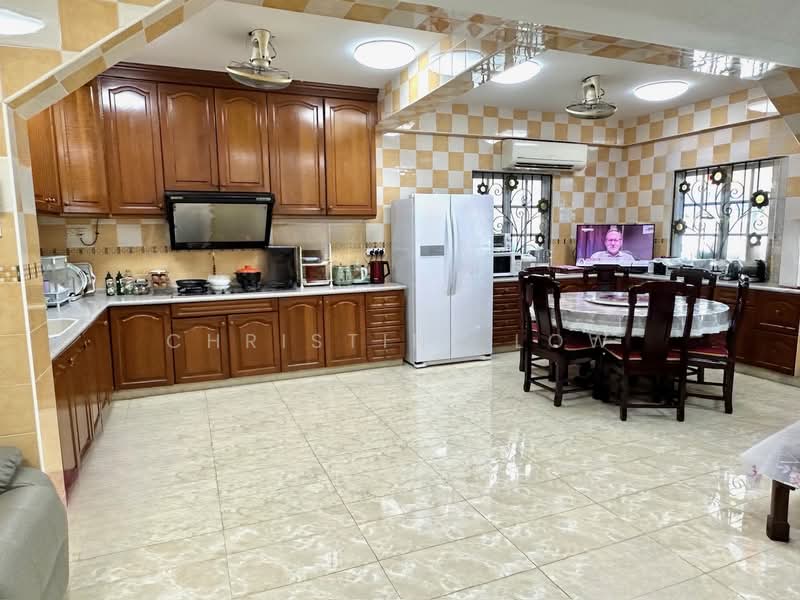 2nd Kitchen family area