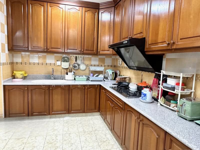 2nd Kitchen family area