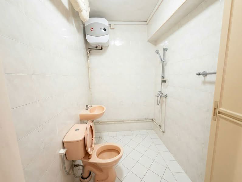 367 Corporation Drive, 367 Corporation Drive, 4 Bedrooms, 1,313 sqft, HDB Flat For Sale, by Kas Chen, 500113481 - Bathroom - PropertyGuru.com.sg