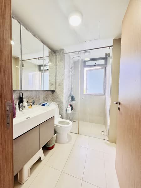 Q Bay Residences, 1 Tampines Street 86, 3 Bedrooms, 1,119 sqft, Condominium For Sale, by Kate Lin, 500113497 - Bathroom - PropertyGuru.com.sg