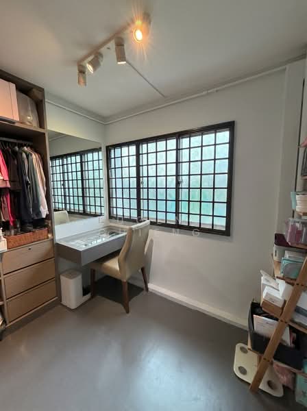 170 Woodlands Street 11, 170 Woodlands Street 11, 4 Bedrooms, 1,323 sqft, HDB Flat For Sale, by Eugene Chieng, 500113501 - Walk in Wardrobe - PropertyGuru.com.sg