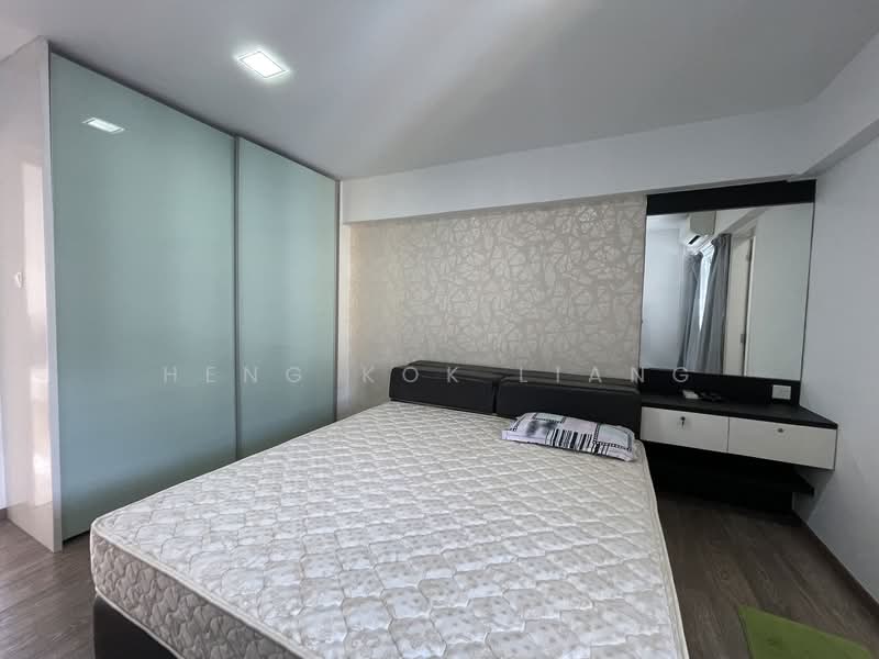17 Joo Seng Road, 17 Joo Seng Road, 3 Bedrooms, 1,108 sqft, HDB Flat For Sale, by Heng Kok Liang, 500113520 - Master room - PropertyGuru.com.sg