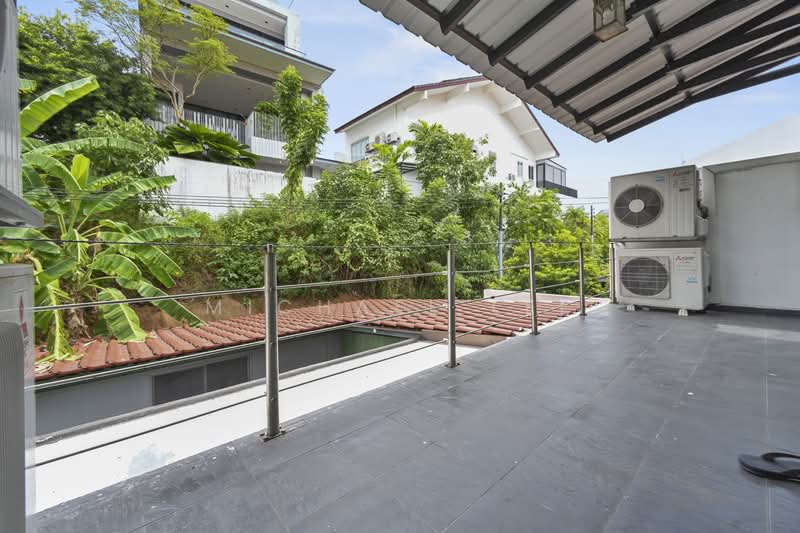 FH Inter Terrace, Walk to Bayshore MRT @ Upper East Coast Rd, Upper East Coast Rd, 4 Bedrooms, 2,098 sqft, Terraced House For Sale, by Michael Lee, 500113522 - Balcony - PropertyGuru.com.sg