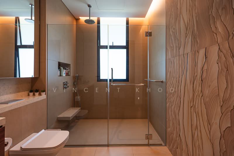 Beautiful Bungalow at Greenleaf Road, Greenleaf Road, Tanglin / Holland / Bukit Timah, 5 Bedrooms, 7,523 sqft, Detached House For Sale, by Vincent Khoo, 500113530 - Bathroom - PropertyGuru.com.sg