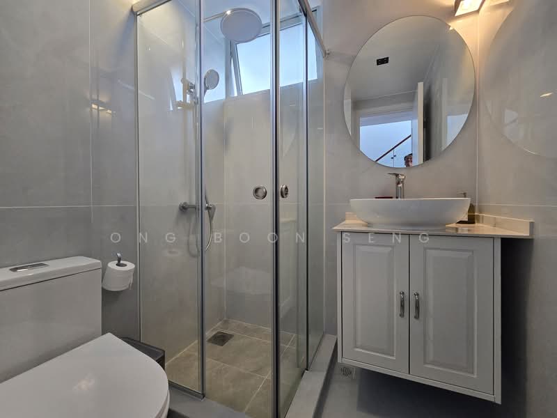 Dalla Vale, 180 Springleaf Avenue, 5 Bedrooms, 3,261 sqft, Semi-Detached House For Sale, by Ong Boon Seng, 500113532 - Bathroom - PropertyGuru.com.sg