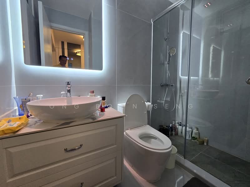 Dalla Vale, 180 Springleaf Avenue, 5 Bedrooms, 3,261 sqft, Semi-Detached House For Sale, by Ong Boon Seng, 500113532 - Bathroom - PropertyGuru.com.sg