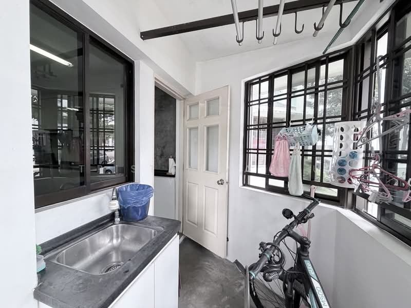 101 Woodlands Street 13, 101 Woodlands Street 13, 3 Bedrooms, 1,033 sqft, HDB Flat For Sale, by Tristan Ma Siu Yuen, 500113535 - Yard - PropertyGuru.com.sg