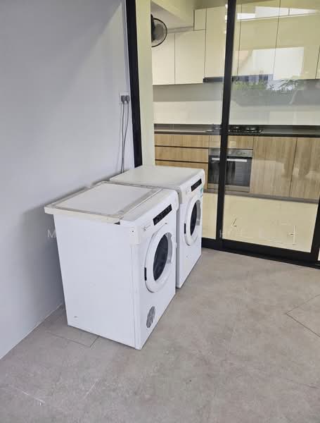 Chelsea Village, 46 Jambol Place, 1 Bedroom, 250 sqft, Terraced House For Rent, by Mar Inn Chee, 500113536 - Kitchen - PropertyGuru.com.sg