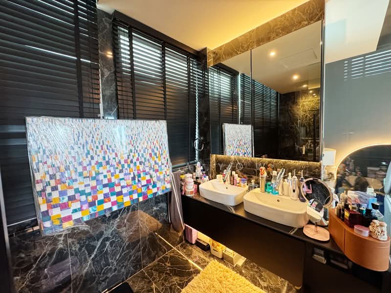 Zenith @ Zion, 60 Zion Road, 3 Bedrooms, 2,455 sqft, Apartment For Sale, by Diana Yow, 500113544 - Bathroom - PropertyGuru.com.sg