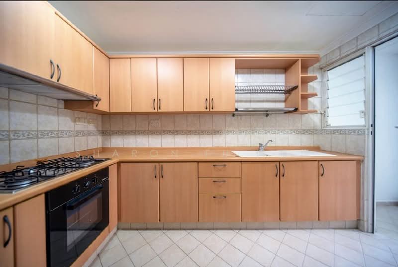 Hillbrooks, 88 Hillview Avenue, 3 Bedrooms, 1,238 sqft, Condominium For Sale, by Sharon Fu 傅丽华, 500113546 - Kitchen - PropertyGuru.com.sg