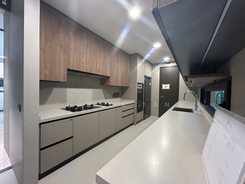 Villas @ Greenbank Park, 50 Greenbank Park, 5 Bedrooms, 8,342 sqft, Bungalow House For Sale, by Teressa Tang, 500113557 - Kitchen - PropertyGuru.com.sg