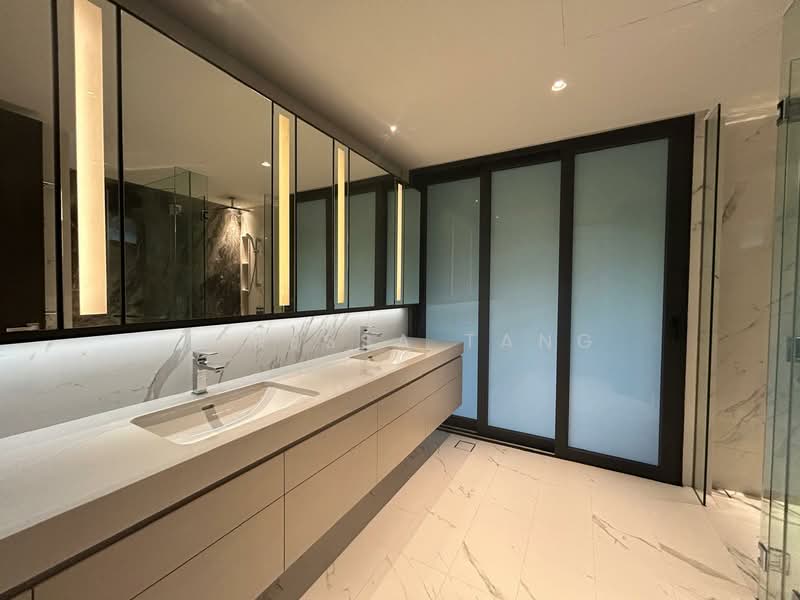 Villas @ Greenbank Park, 50 Greenbank Park, 5 Bedrooms, 8,342 sqft, Bungalow House For Sale, by Teressa Tang, 500113557 - Bathroom - PropertyGuru.com.sg