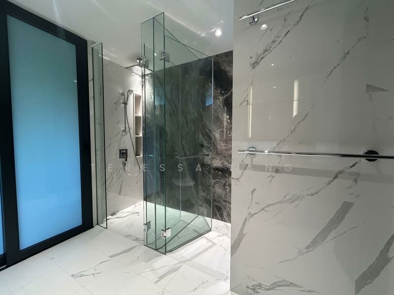 Villas @ Greenbank Park, 50 Greenbank Park, 5 Bedrooms, 8,342 sqft, Bungalow House For Sale, by Teressa Tang, 500113557 - Bathroom - PropertyGuru.com.sg