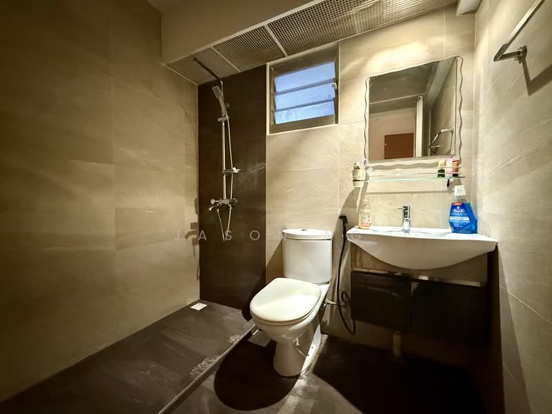 504C Yishun Street 51, 504C Yishun Street 51, 3 Bedrooms, 1,001 sqft, HDB Flat For Sale, by Jason Ng, 500113560 - Master Bathroom - PropertyGuru.com.sg