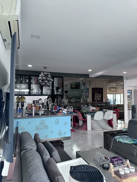 Sunbird Park, Sunbird Road, 5 Bedrooms, 4,140 sqft, Corner Terrace For Sale, by Lawrence Lee, 500113564 - PropertyGuru.com.sg