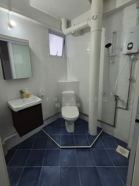 107 Jalan Rajah, 107 Jalan Rajah, 3 Bedrooms, 1,109 sqft, HDB Flat For Rent, by Anthea Yeo 杨丽娇, 500113576 - Bathroom - PropertyGuru.com.sg