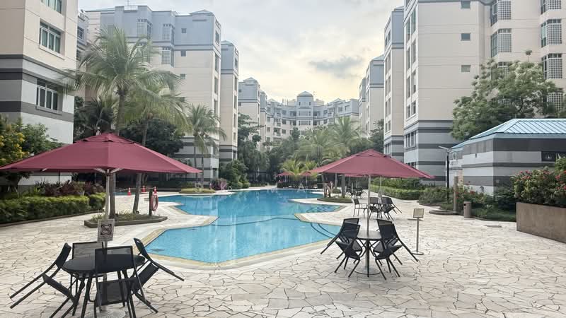 Avila Gardens, 11 Flora Road, 3 Bedrooms, 1,302 sqft, Condominium For Rent, by Sk Mani, 500113597 - Pool - PropertyGuru.com.sg