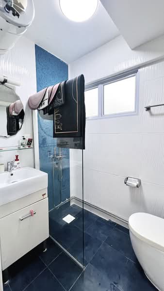 106 Bukit Batok Central, 106 Bukit Batok Central, 3 Bedrooms, 1,119 sqft, HDB Flat For Sale, by Leen Yap, 500113603 - Bathroom - PropertyGuru.com.sg