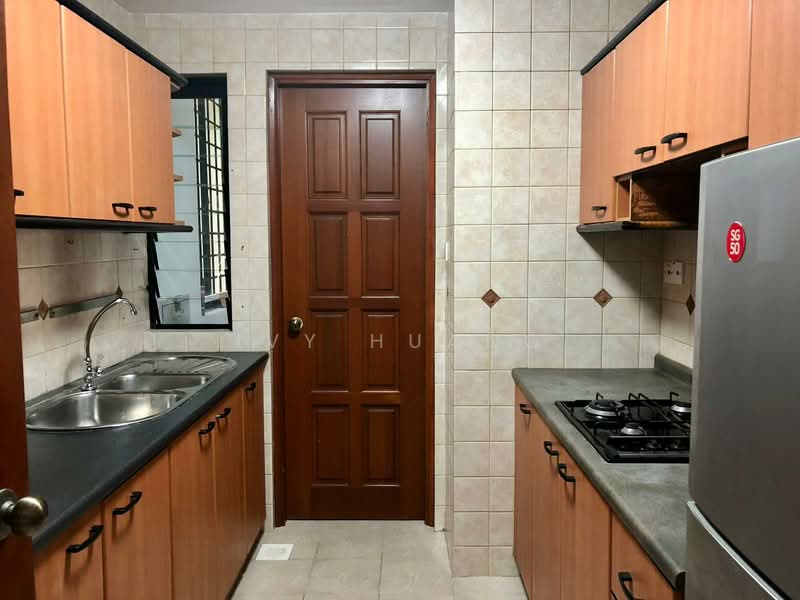 Simsville, 6 Geylang East Avenue 2, 2 Bedrooms, 980 sqft, Condominium For Sale, by Ivy Huang, 500113609 - Kitchen - PropertyGuru.com.sg