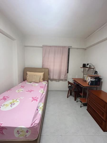 102 Jurong East Street 13, 102 Jurong East Street 13, 2 Bedrooms, 732 sqft, HDB Flat For Sale, by KEE PENG HAR, 500113613 - Bedroom - PropertyGuru.com.sg