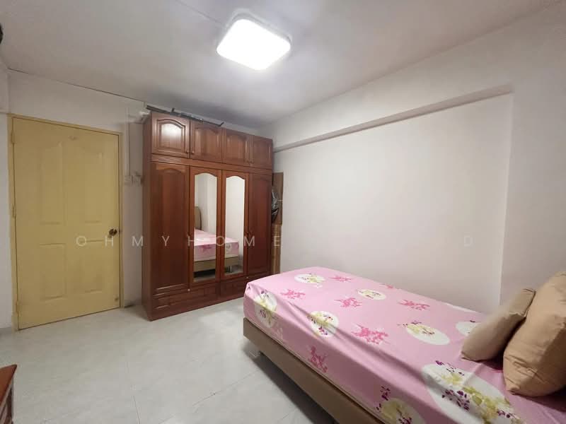 102 Jurong East Street 13, 102 Jurong East Street 13, 2 Bedrooms, 732 sqft, HDB Flat For Sale, by KEE PENG HAR, 500113613 - Bedroom - PropertyGuru.com.sg