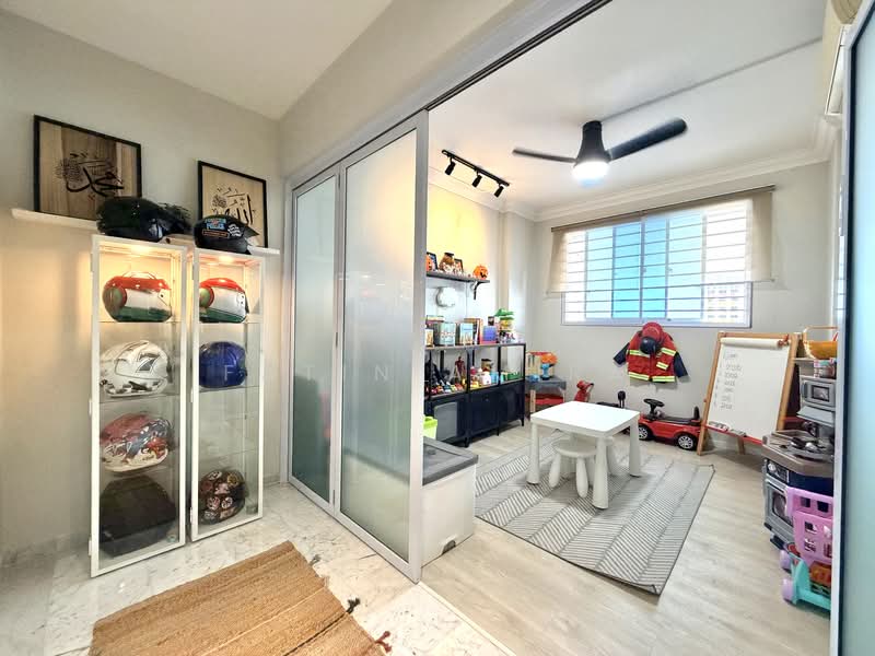 213 Choa Chu Kang Central, 213 Choa Chu Kang Central, 3 Bedrooms, 1,120 sqft, HDB Flat For Sale, by Fatin Amira, 500113617 - Study - PropertyGuru.com.sg