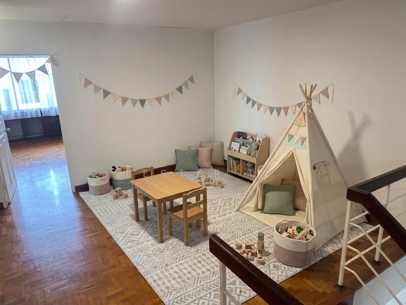 For Rent - Tanglin Walk-Up Condo