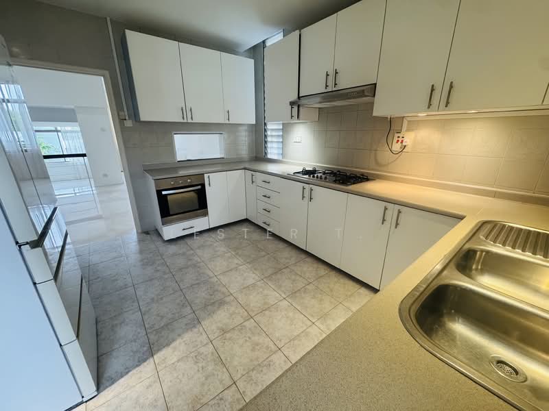 Tanglin Walk-Up Condo, , 5 Bedrooms, 2,900 sqft, Apartment For Rent, by Lester T., 500113618 - Kitchen - PropertyGuru.com.sg