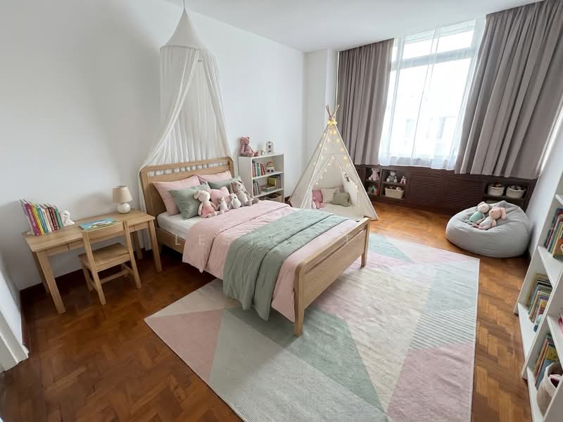 Tanglin Walk-Up Condo, , 5 Bedrooms, 2,900 sqft, Apartment For Rent, by Lester T., 500113618 - Bedroom - PropertyGuru.com.sg