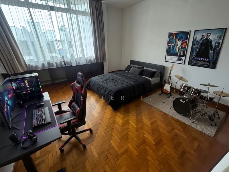 Tanglin Walk-Up Condo, , 5 Bedrooms, 2,900 sqft, Apartment For Rent, by Lester T., 500113618 - Bedroom - PropertyGuru.com.sg